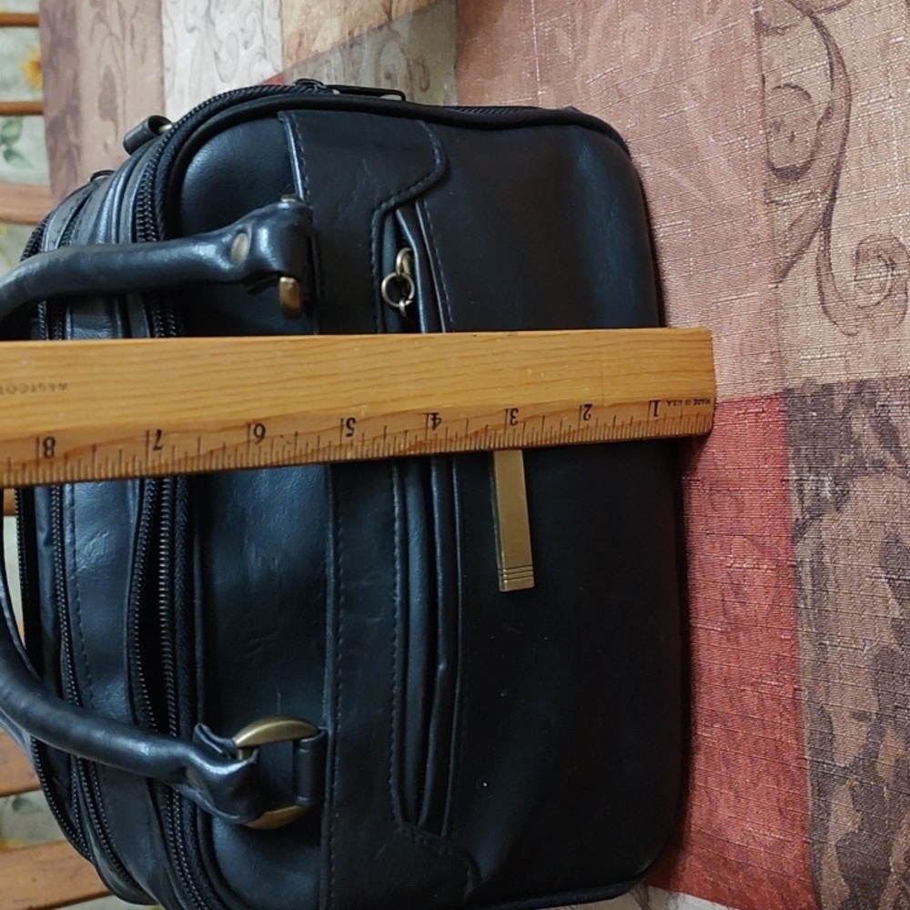 Classic Black Hand Bag - Picture 11 of 15